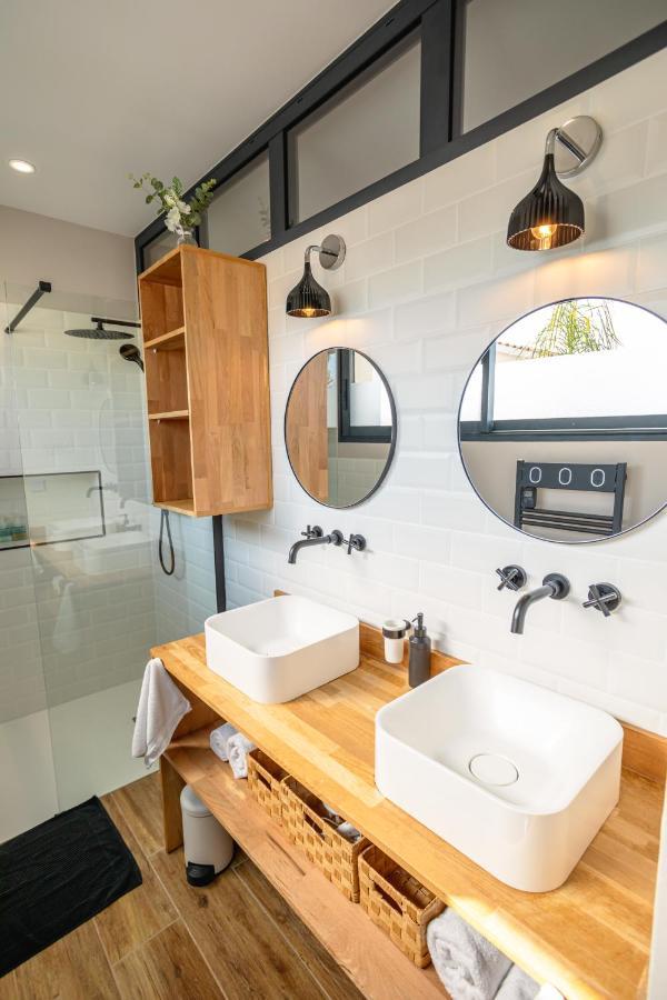 L'Entre Deux-Suite Romantique - Jacuzzi Privatif - Clim Reversible - Wifi Le Somail 외부 사진