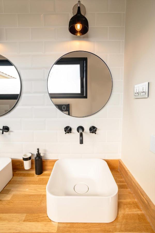 L'Entre Deux-Suite Romantique - Jacuzzi Privatif - Clim Reversible - Wifi Le Somail 외부 사진