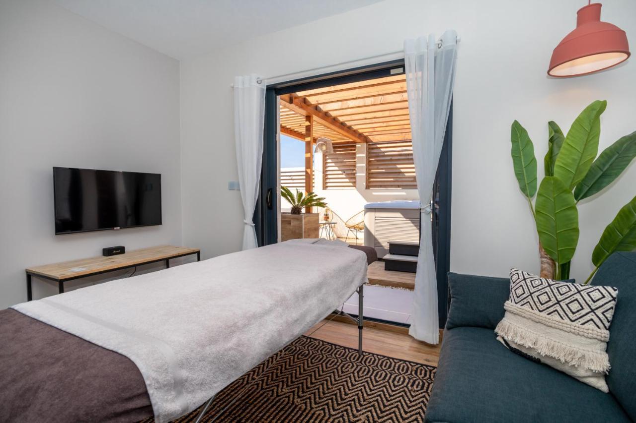 L'Entre Deux-Suite Romantique - Jacuzzi Privatif - Clim Reversible - Wifi Le Somail 외부 사진